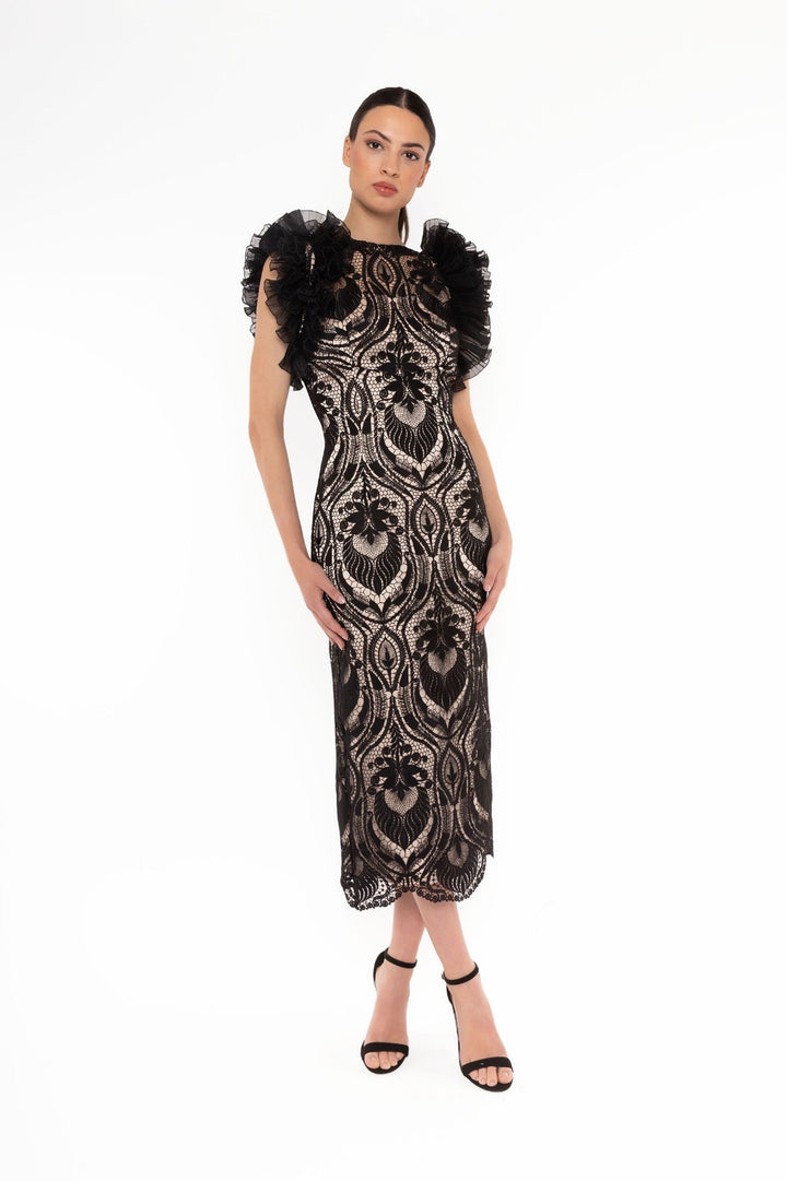 CARLA RUIZ - ABITO MIDI IN PIZZO NERO CON VOLANT SULLE SPALLE