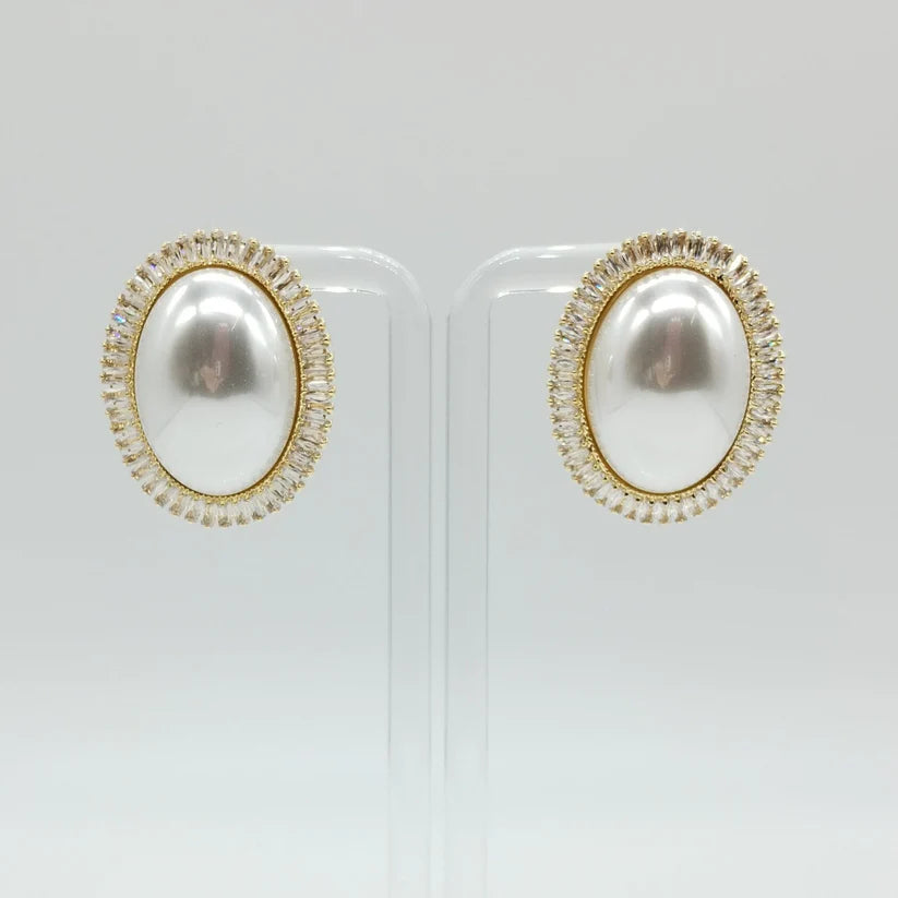 Orecchini di zirconi crystal e perla centrale, chiusura classica e rodiatura in argento o oro