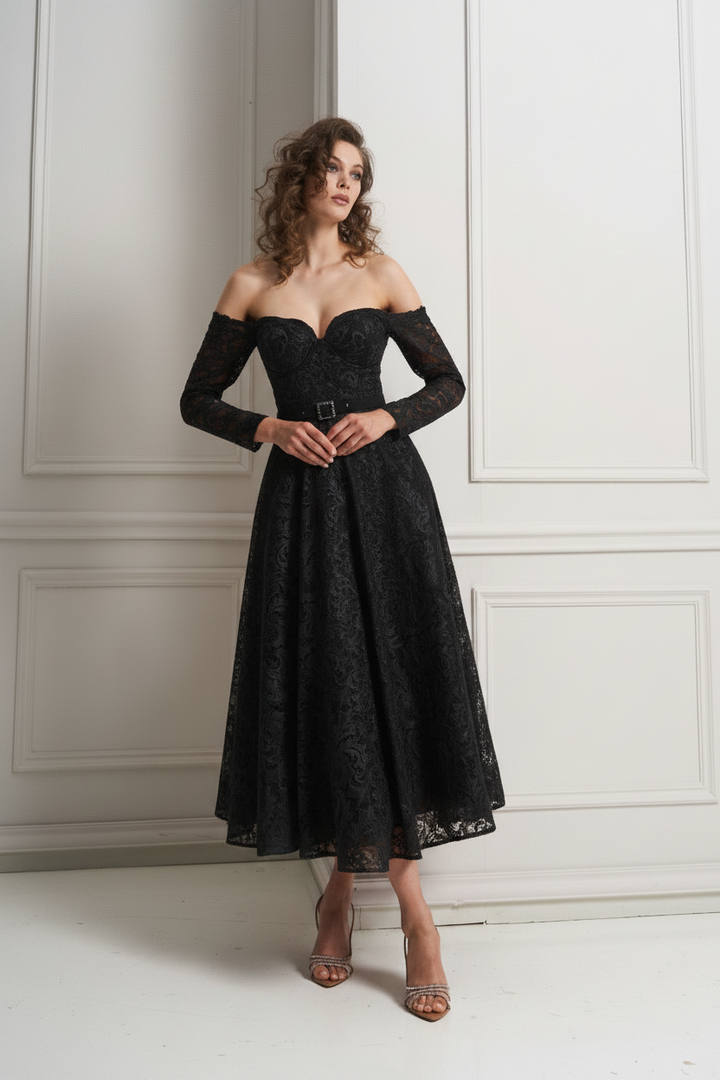 MISCHALIS - ABITO MIDI IN PIZZO CON SCOLLO A CUORE E MANICHE OFF-SHOULDER