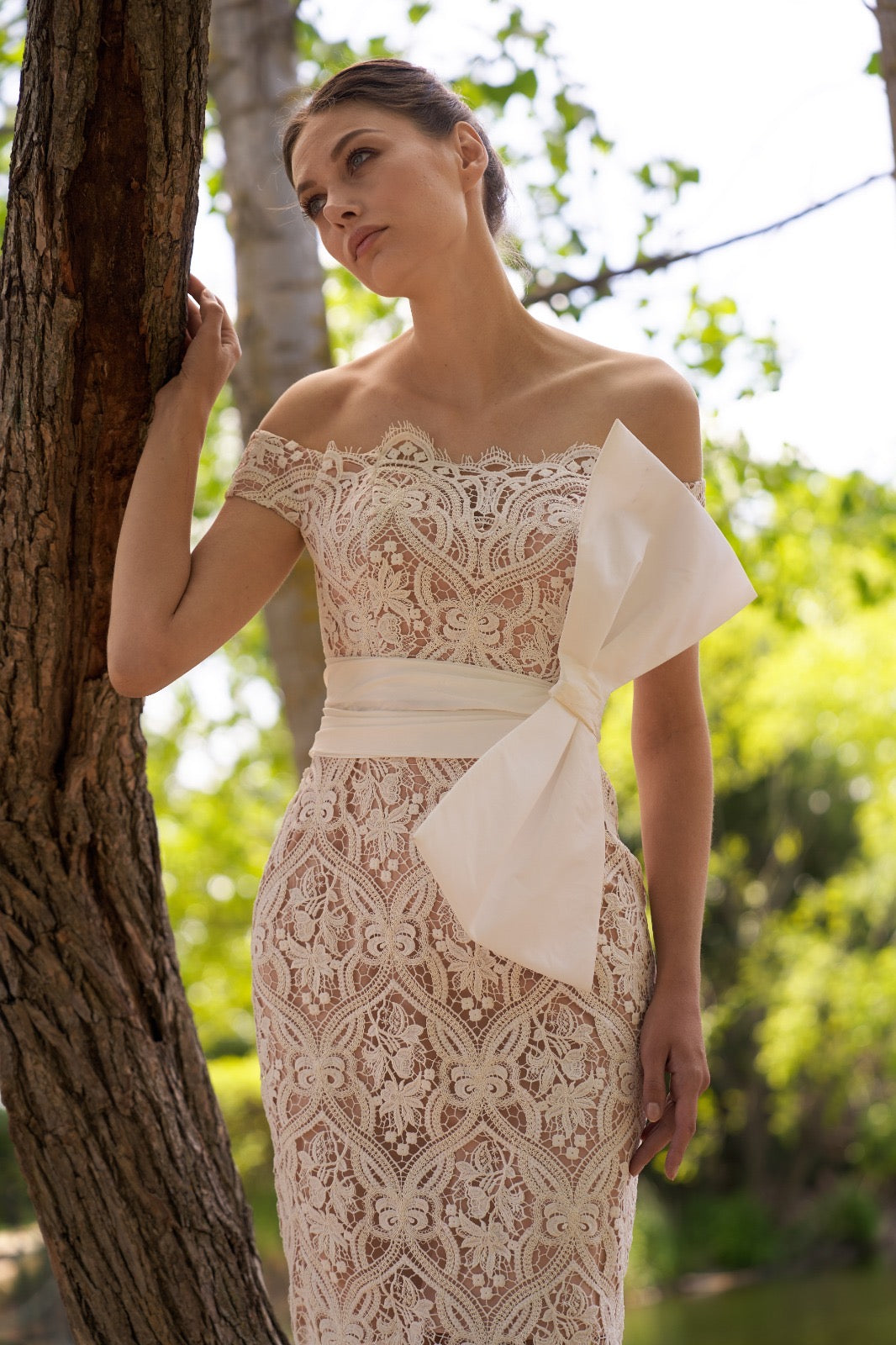 MY ANGELS - ABITO MIDI IN PIZZO OFF-SHOULDER CON FIOCCO SCULTOREO
