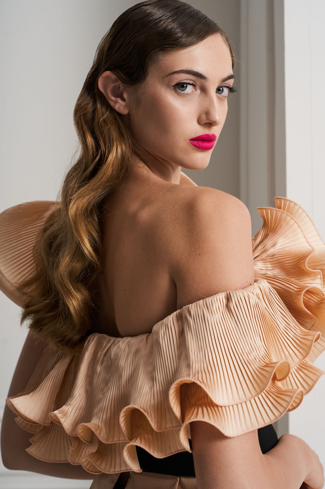 MISCHALIS - COMPLETO ELEGANZA COUTURE CON TOP IN RILIEVO E GONNA SIRENA NERA
