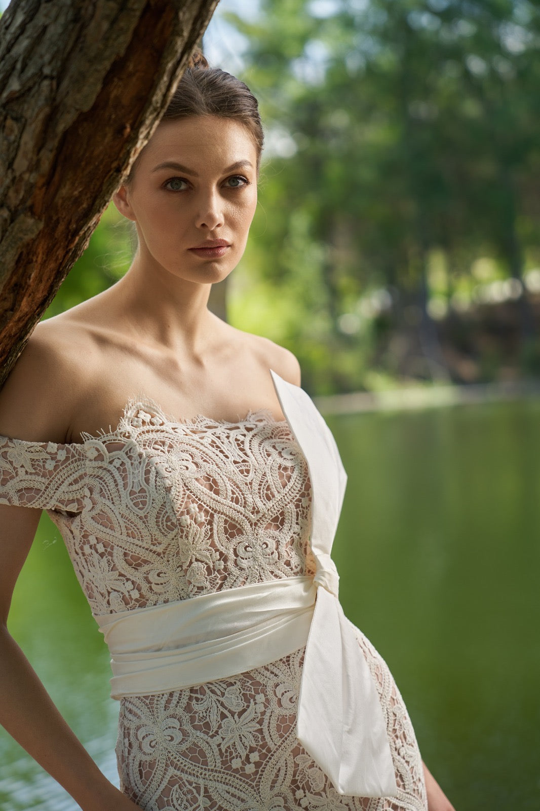 MY ANGELS - ABITO MIDI IN PIZZO OFF-SHOULDER CON FIOCCO SCULTOREO