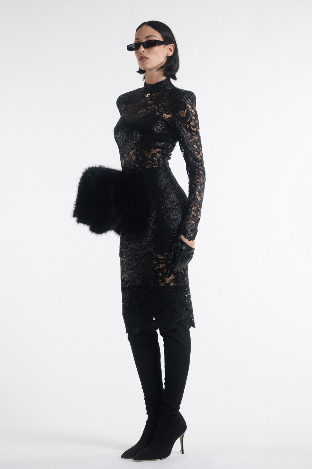 ABITO MIDI IN PIZZO FLOREALE CON SPALLE STRUTTURATE