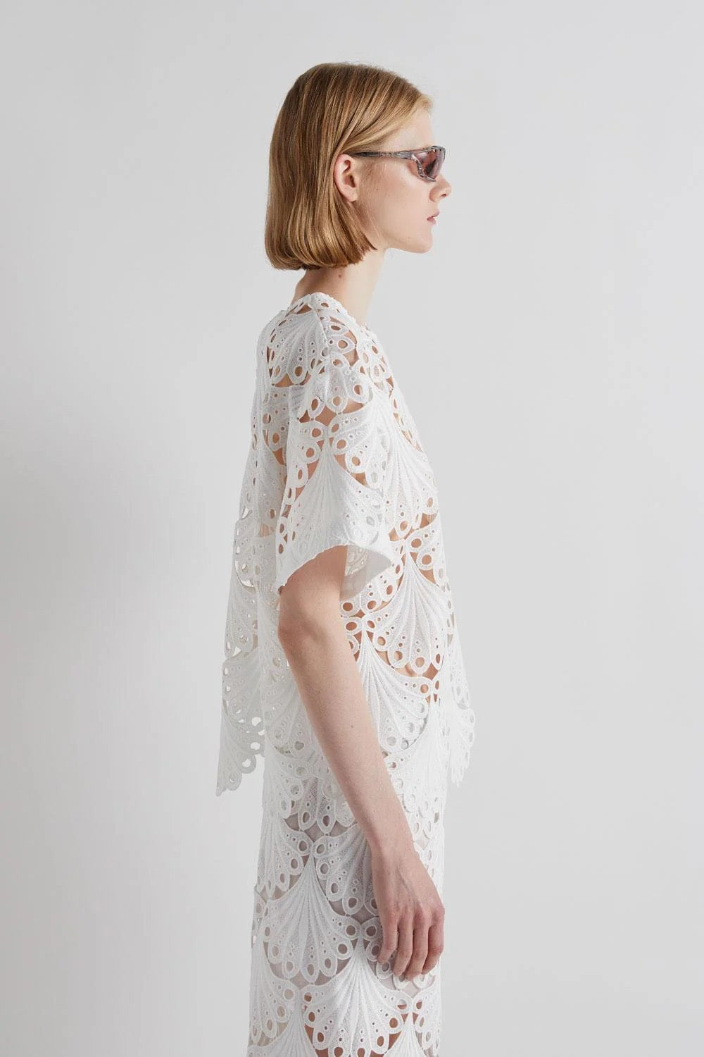 MEIMEI J - BLUSA SCOLLO ROTONDO CON ORLI SMERLATI 100% POLIESTER