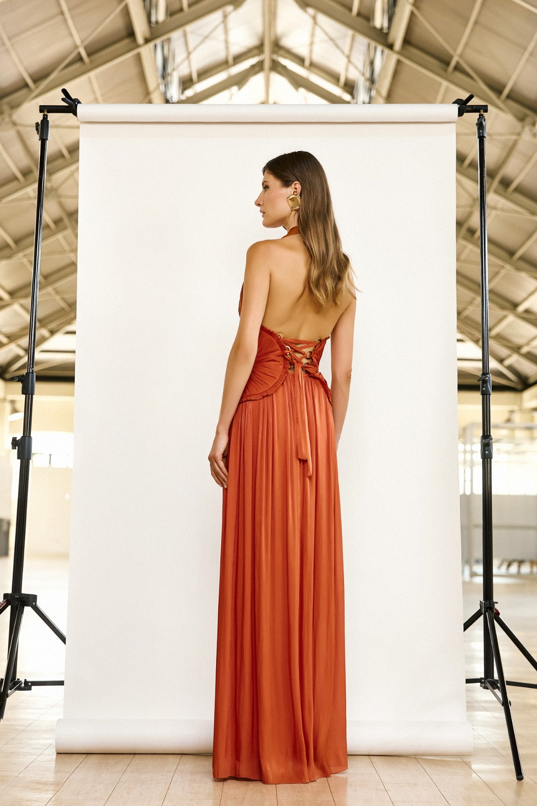 MAESTRI - ABITO LUNGO ELEGANTE CON SPACCO E SCOLLO PROFONDO