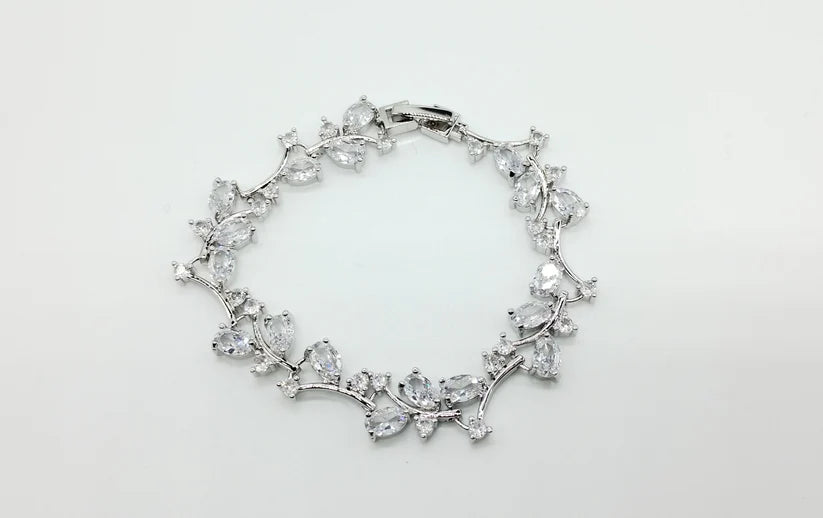 Bracciale di zirconi crystal con rodiatura color argento