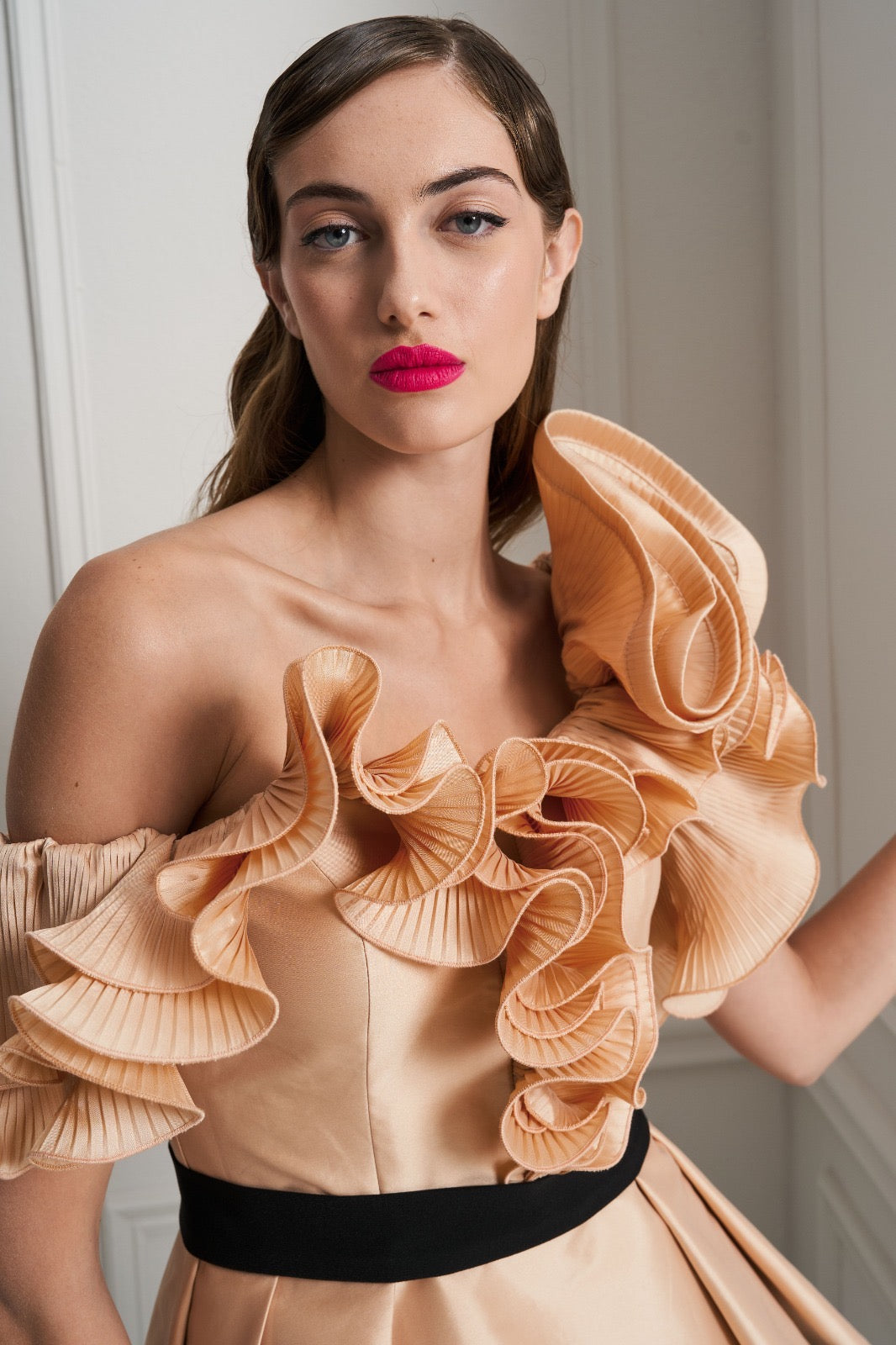 MISCHALIS - COMPLETO ELEGANZA COUTURE CON TOP IN RILIEVO E GONNA SIRENA NERA