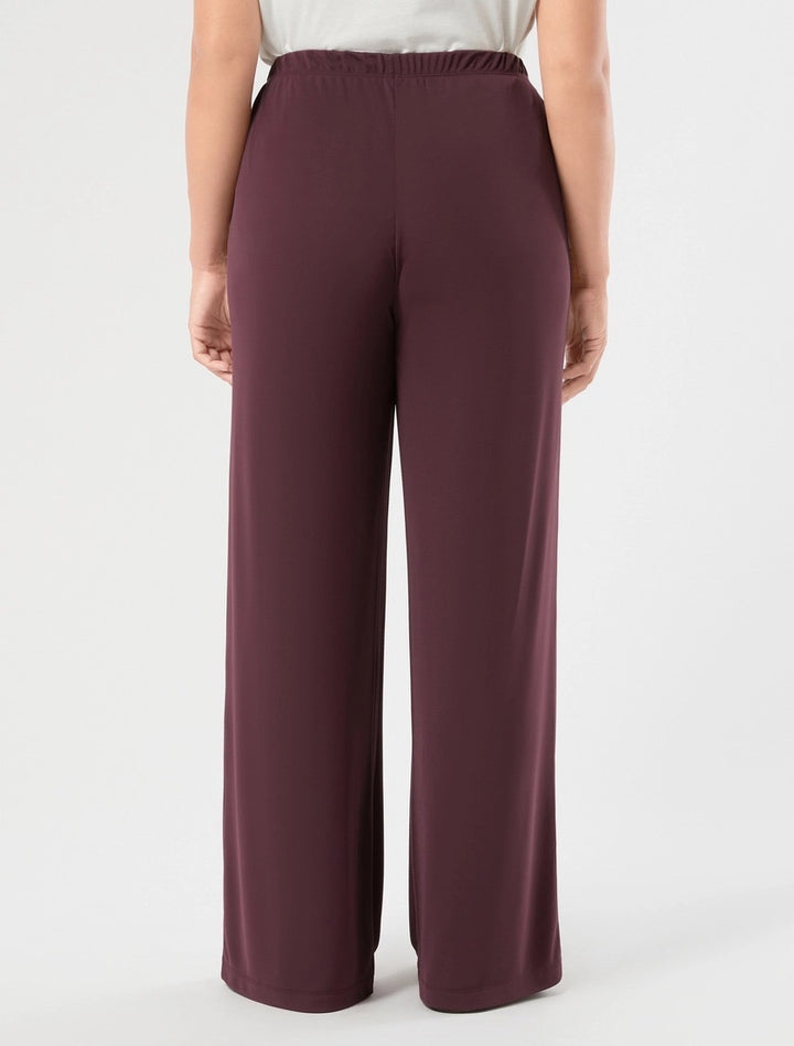 PERSONA - FLUIDI E RICERCATI I PANTALONI DRITTI IN JERSEY, DAL FASCINO VERSATILE