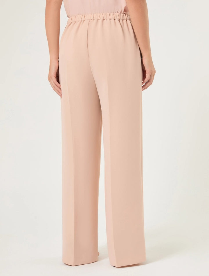 MARINA RINALDI - ATTITUDINE SARTORIALE PER I PANTALONI AMPI IN CADY CON ELASTICO AI FIANCHI E SUL RETRO