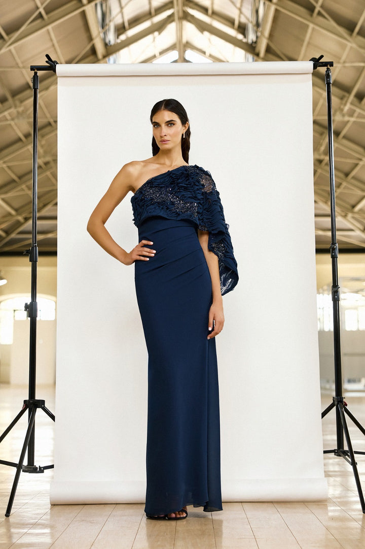 MAESTRI - ABITO LUNGO BLU NAVY MONOSPALLA CON DETTAGLI A BALZE E PERLINE