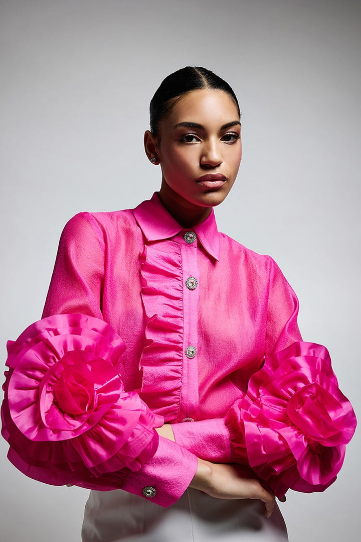 TWINS - UN CAPO RAFFINATO E DAL GUSTO ROMANTICO, PERFETTO PER ELEVARE OGNI LOOK CON UN TOCCO DI FEMMINILITÀ