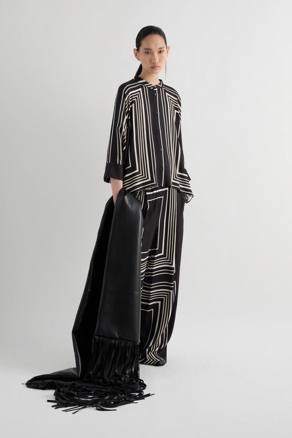 MEIMEI J - CAMICIA KIMONO IN CRÊPE CON STAMPA GEOMETRICA A RIGHE