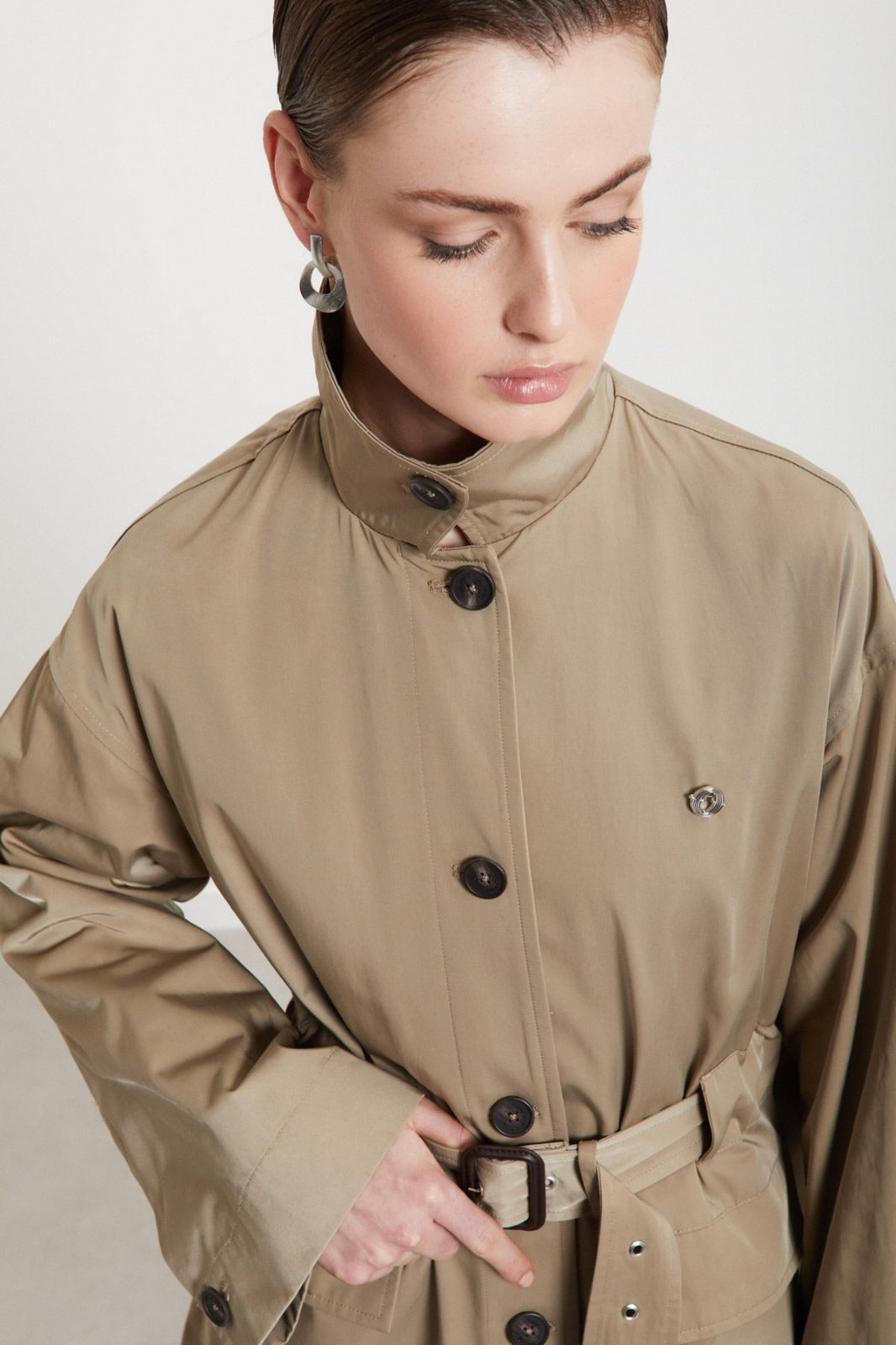 Trench midi con pinces