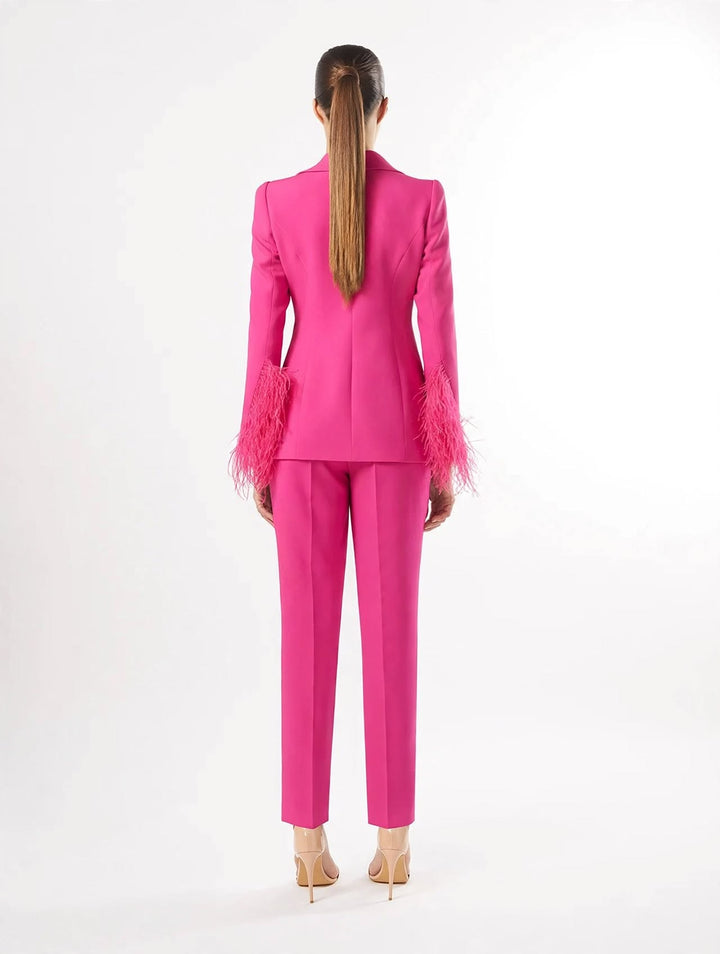 CARLA RUIZ - TAILLEUR CON PIUME