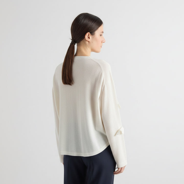 MEIMEI J - CARDIGAN MORBIDO E RAFFINATO, IMPREZIOSITO DA APPLIQUÉ IN TESSUTO A FORME ORGANICHE CHE CONFERISCONO UN CARATTERE