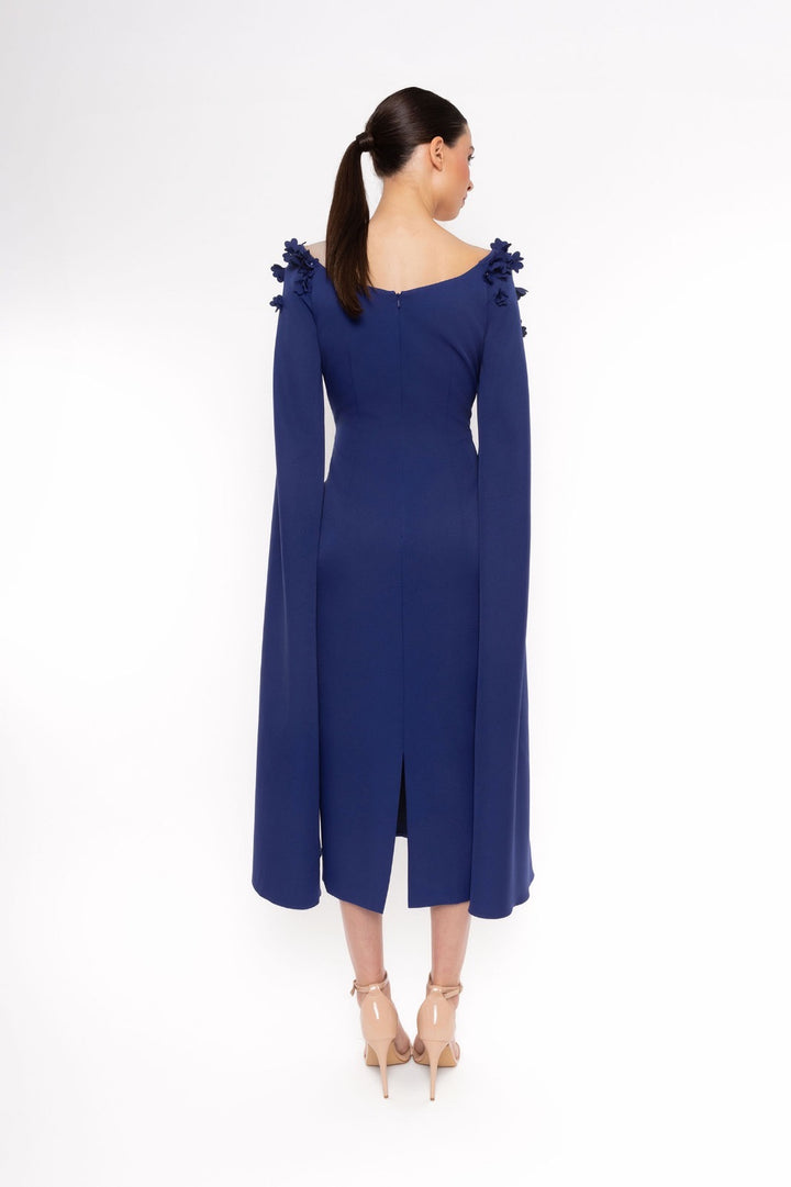 ABITO MIDI ELEGANTE BLU CON MANTELLA E APPLICAZIONI FLOREALI