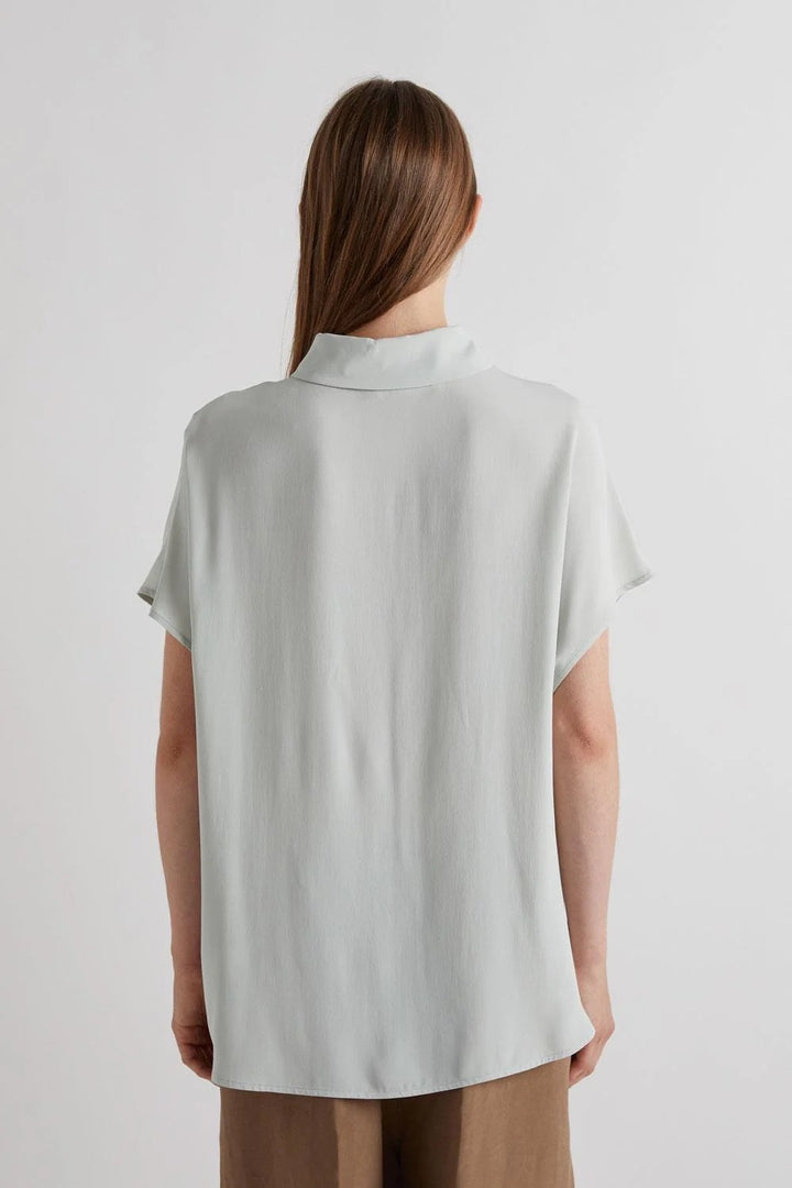 MEIMEI J - CAMICIA IN CREPE CON SPALLA SCESA E ALLACCIATURA FRONTALE NASCOSTA