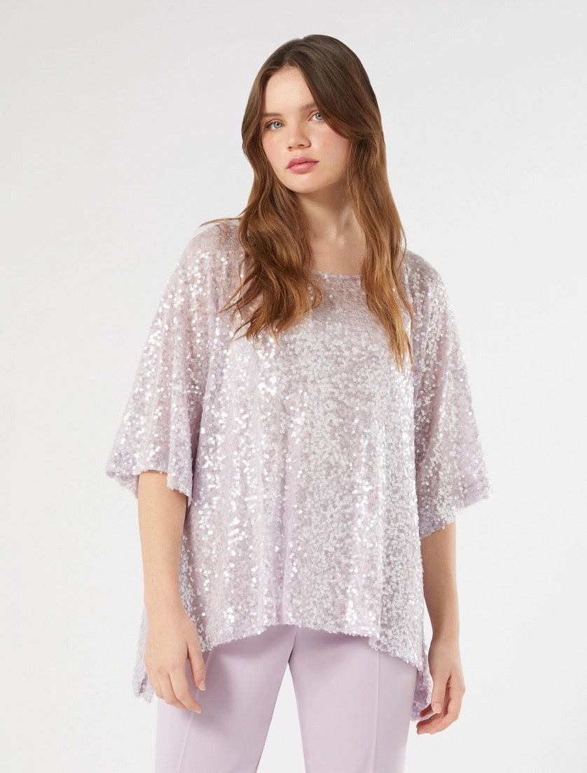 PERSONA - BRILLA DI STILE CON IL PONCHO IN PAILLETTES, DALLA LINEA AMPIA