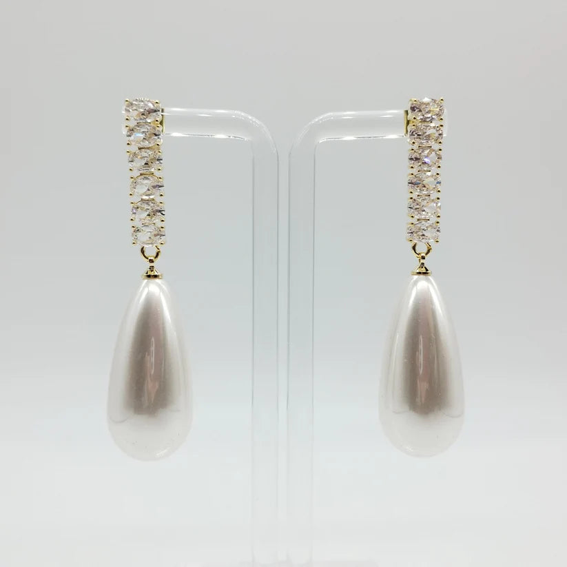 Orecchini di zirconi crystal con pendente goccia perla e rodiatura oro
