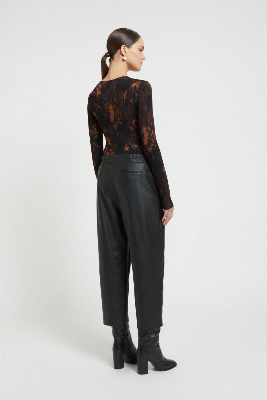 OTTO D’AME - PANTALONE BALLOON CON EFFETTO CAMOSCIO CON SPALMATURA GOMMATA