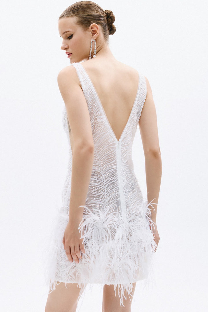 ALLURE - ABITO CORTO DA SERA BIANCO, CON SCOLLO A V PROFONDO E DECORAZIONI DI PAILLETTES CHE BRILLANO