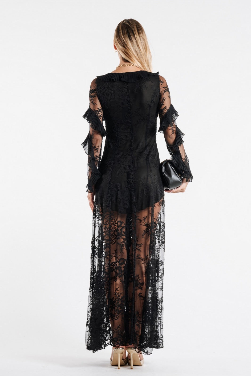 Abito in Pizzo Lungo con Rouches – Disponibile in Borgogna