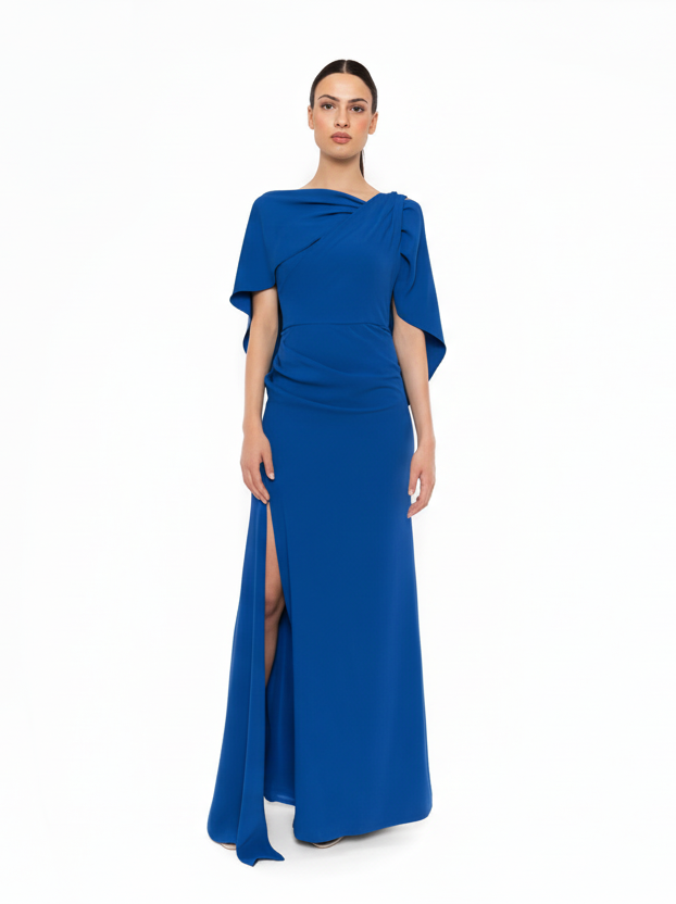 CARLA RUIZ - ABITO LUNGO DAL FASCINO ELEGANTE E CONTEMPORANEO, REALIZZATO IN FLUIDO TESSUTO