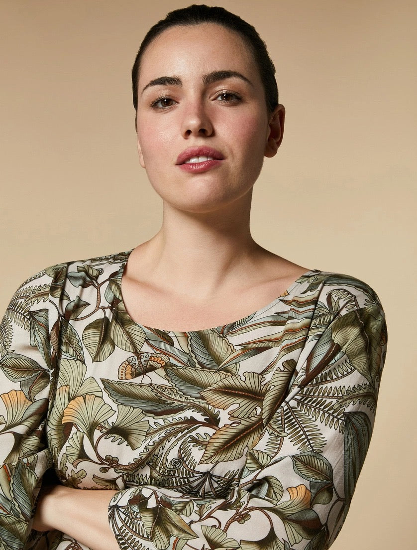 MARINA SPORT - BLUSA IN MAROCAIN DI VISCOSA CON STAMPA ESCLUSIVA ,DALLA LINEA LEGGERMENTE SVASATA