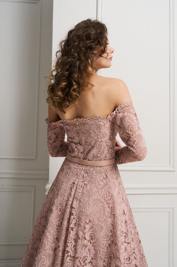 MISCHALIS - ABITO MIDI IN PIZZO CON SCOLLO A CUORE E MANICHE OFF-SHOULDER