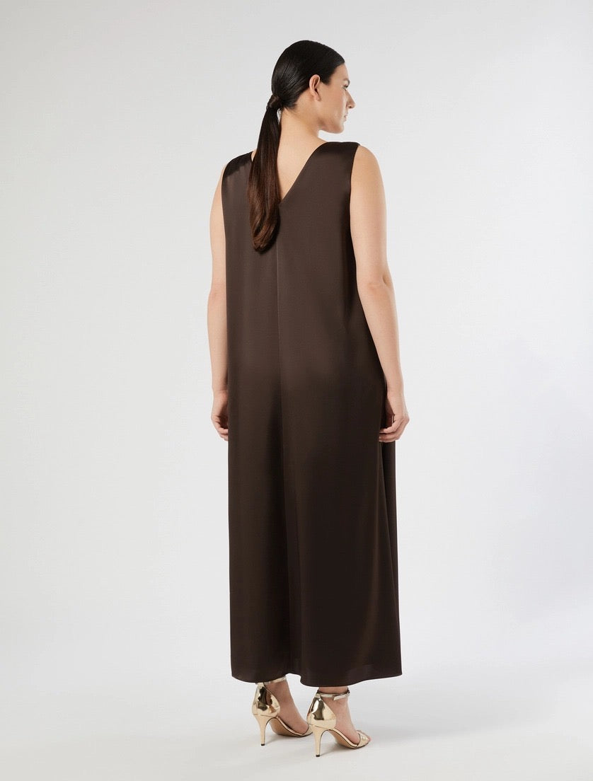 MARINA RINALDI - ABITO LUNGO IN SATIN CON DETTAGLIO IN METALLO SULLA SPALLINA CHE FORMA UN DRAPPEGGIO
