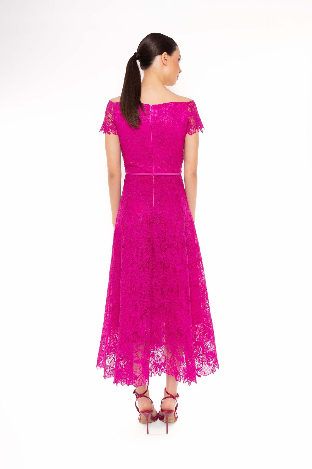 CARLA RUIZ - ABITO MIDI IN PIZZO CON SCOLLO BARDOT
