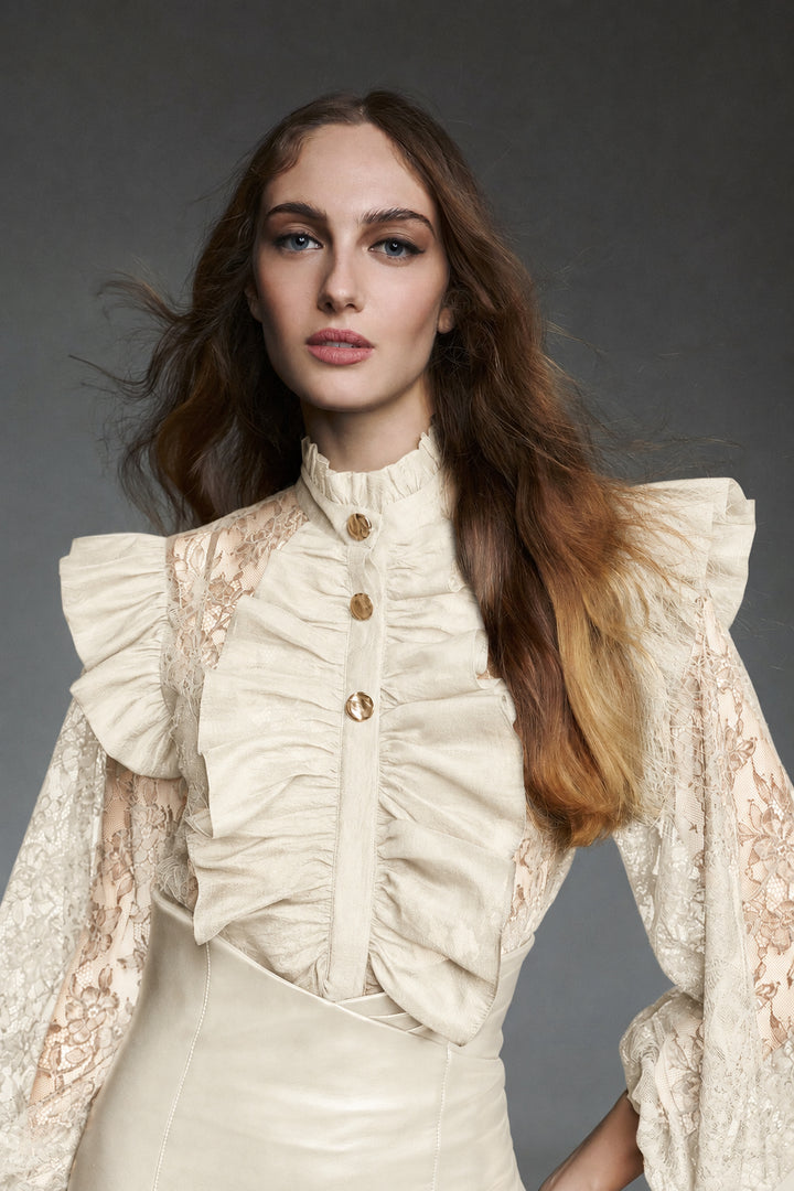 TWINS - CAMICIA IN PIZZO FLOREALE CON VOLANT E BOTTONI GIOIELLO
